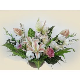 Liliomos és flamingóvirágos luxus sírdísz