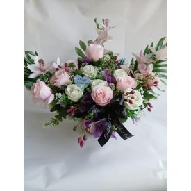 Rózsás és orchideás kegyeleti tál